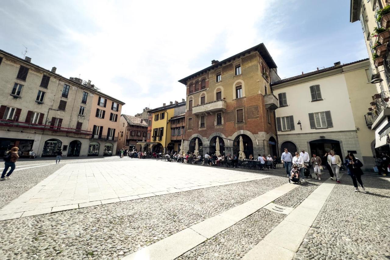 Casa Del Pittore - Elegante Appartamento Del 1200 - Centro Storico Como Luaran gambar